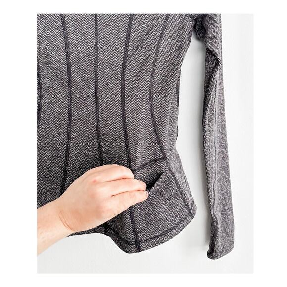 Lululemon Run: U-Turn Pullover Jacket in Herringbone Gray and Black 1/4 Zip - Picture 7 of 11
